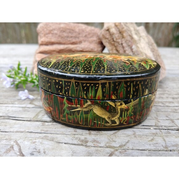 Vintage Kashmir Painted Jewelry Box, India Folk Art Collectable - Picture 4 of 10